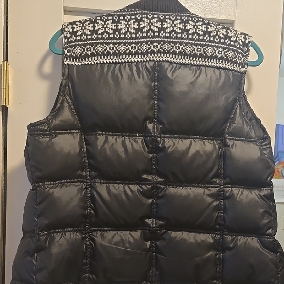 Tommy Hilfiger Black Quilted Vest with Nordic Pattern - Picture 2 of 4